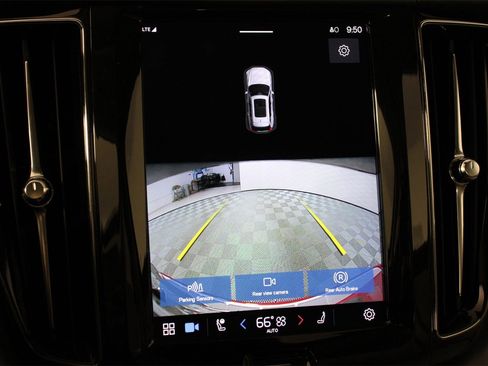 Certified 2023 Volvo XC60 B5 Core w/ Climate Package image 13