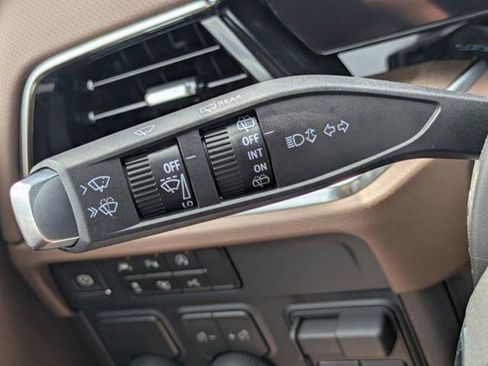 New 2026 Chevrolet Suburban High Country RWD image 32