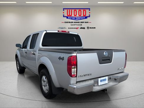 Used 2012 Nissan Frontier SV AWD/4WD image 5