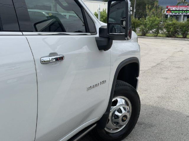 Used 2023 Chevrolet Silverado 3500 High Country w/ Snow Plow Prep/Camper Package AWD/4WD image 10