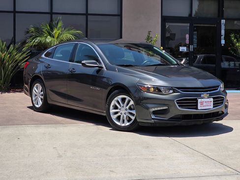 Used 2018 Chevrolet Malibu Hybrid FWD image 3