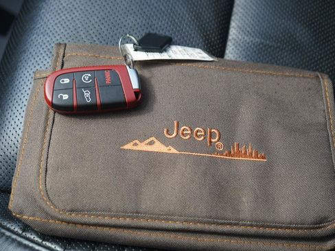 Used 2018 Jeep Grand Cherokee Trackhawk AWD/4WD image 81