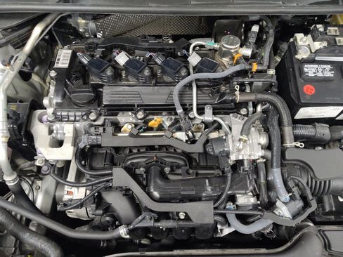 Used 2025 Toyota Corolla LE image 30