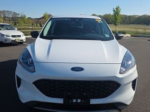 Used 2022 Ford Escape SE image 2