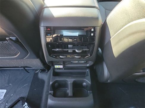 New 2025 Jeep Grand Cherokee L Altitude image 10