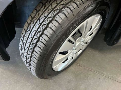 Used 2016 Toyota Yaris L image 21