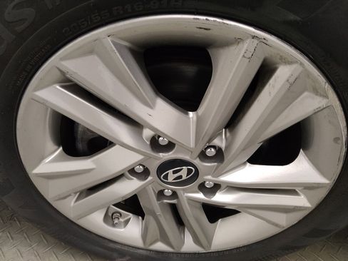 Used 2019 Hyundai Elantra Value Edition FWD image 31
