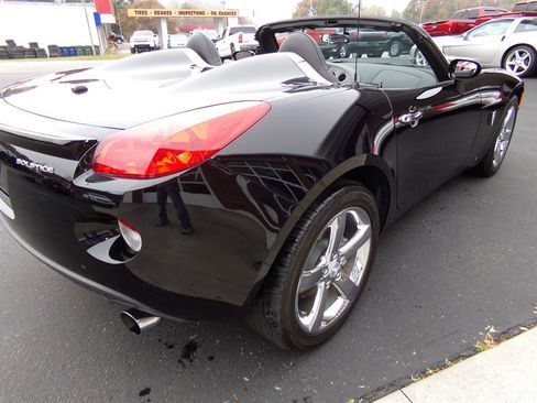 Used 2007 Pontiac Solstice Convertible w/ Premium Package image 3