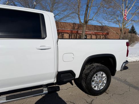 Used 2024 Chevrolet Silverado 2500 LT image 16