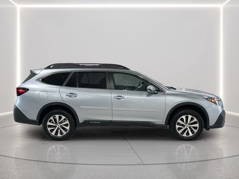 Used 2022 Subaru Outback Premium AWD/4WD image 7