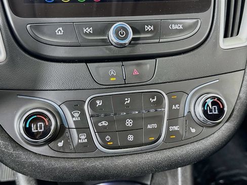 Used 2024 Chevrolet Malibu LT FWD image 17