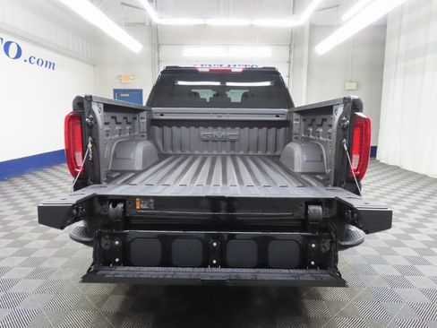 Used 2025 GMC Sierra 1500 AT4 image 37