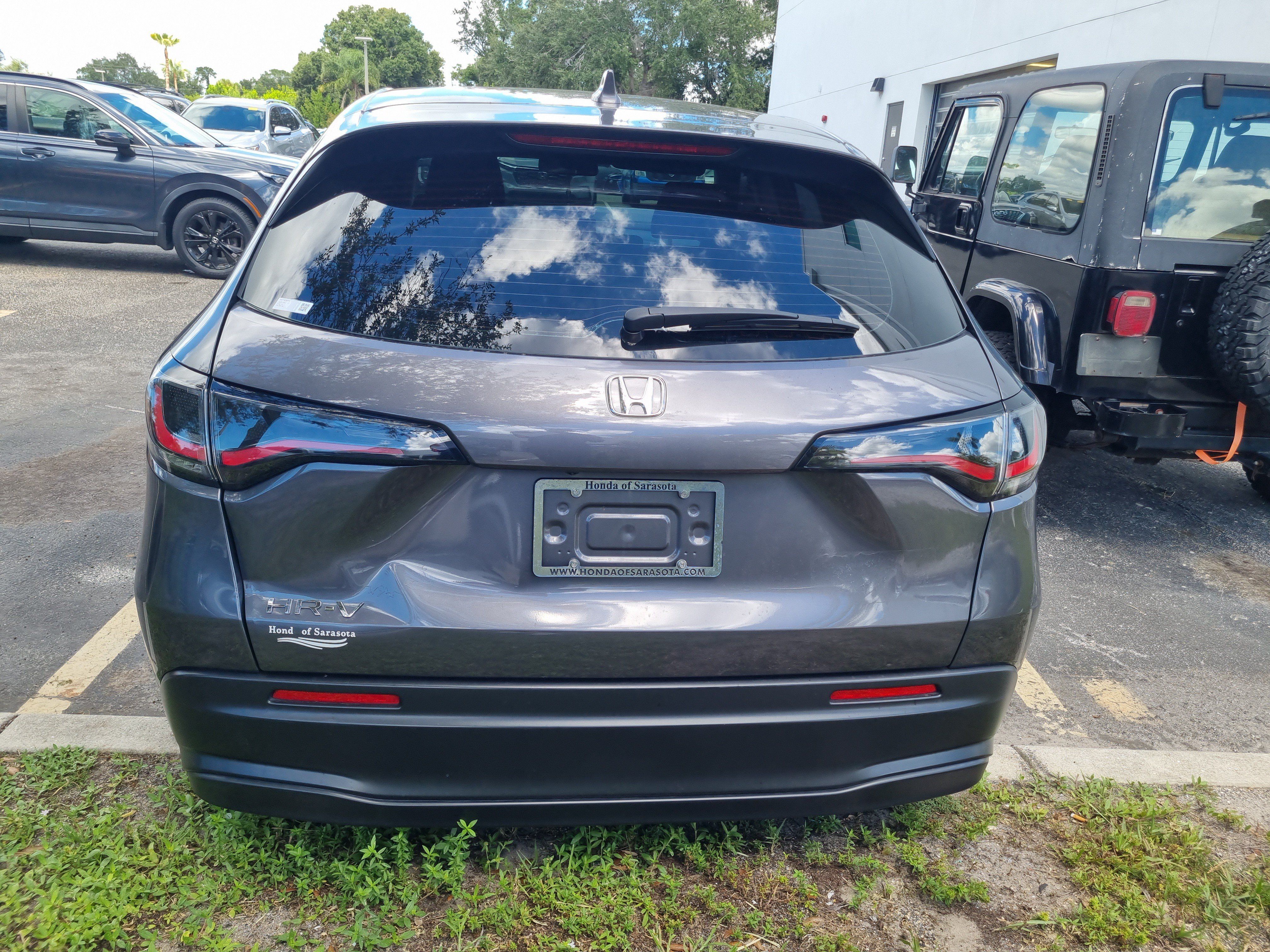 Used 2025 Honda HR-V LX image 12