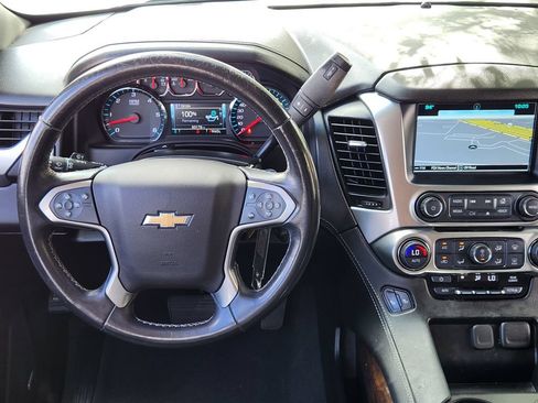 Used 2019 Chevrolet Suburban LT RWD image 21