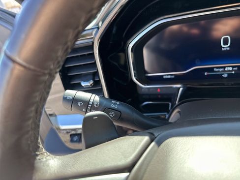 Used 2022 Chevrolet Silverado 1500 LTZ image 32