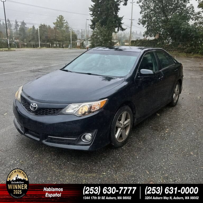 Used 2012 Toyota Camry SE FWD image 1