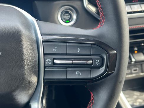 Certified 2024 Chevrolet Colorado Z71 w/ LPO, Dark Essentials Package image 19