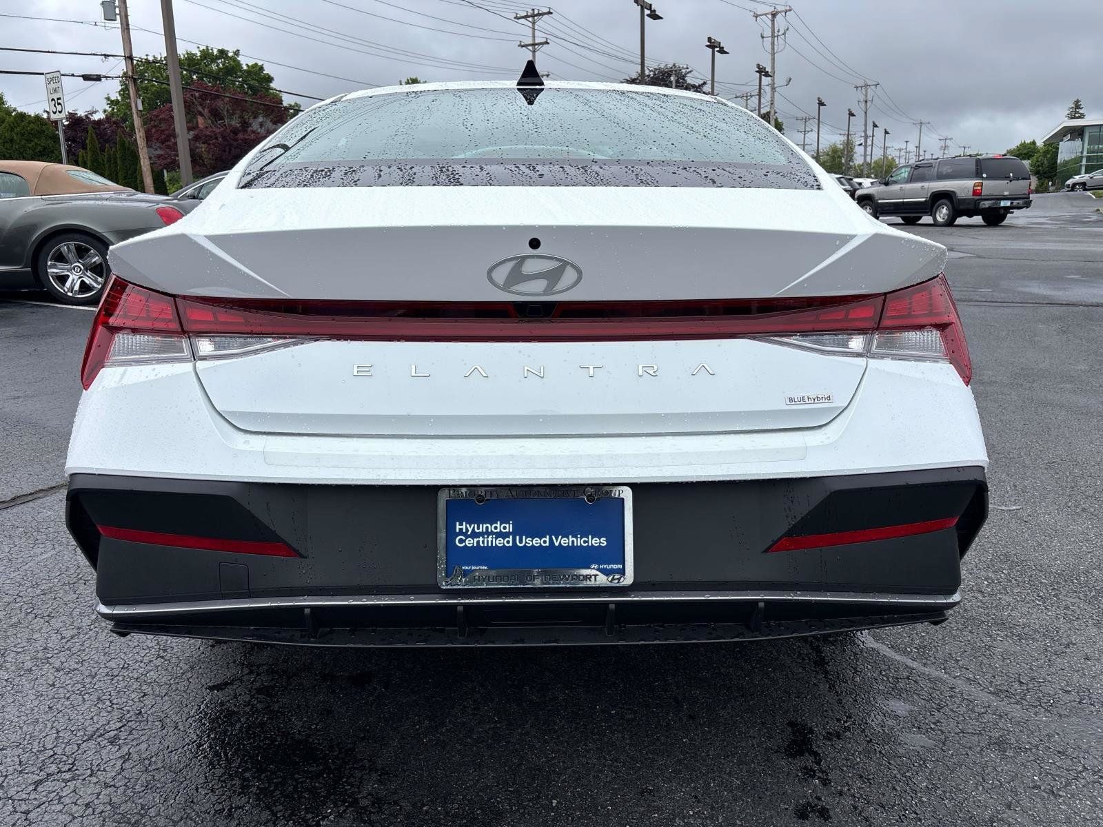 Certified 2024 Hyundai Elantra Blue FWD image 4