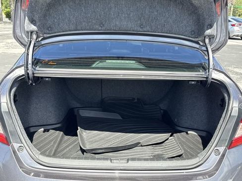 Used 2018 Honda Accord Touring image 17