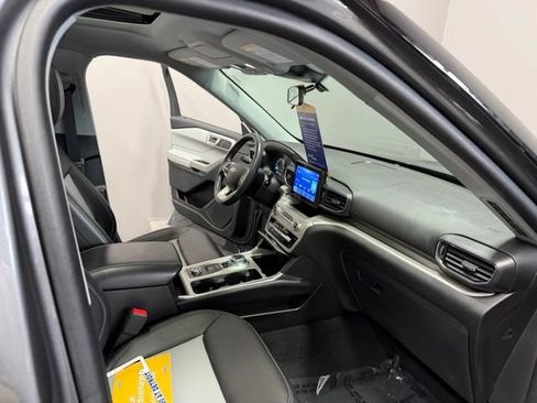 Used 2023 Ford Explorer XLT w/ Equipment Group 202A AWD/4WD image 24
