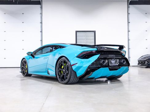 Used 2024 Lamborghini Huracan Tecnica RWD image 6