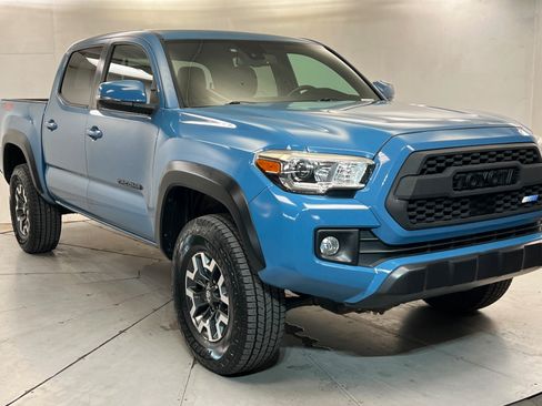 Used 2019 Toyota Tacoma TRD Off-Road w/ Technology Package AWD/4WD image 7
