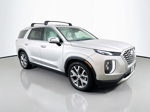 Used 2021 Hyundai Palisade SEL w/ Premium Package FWD image 3