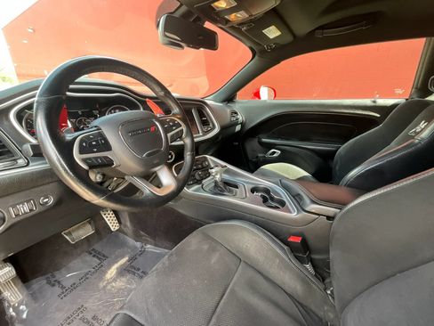 Used 2016 Dodge Challenger R/T Scat Pack w/ Leather Interior Group RWD image 9