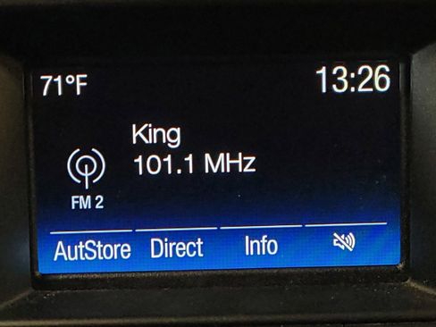 Used 2018 Ford Explorer XLT image 25