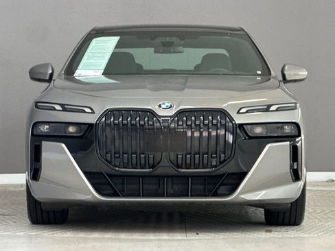 Certified 2023 BMW 740i RWD image 5