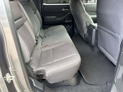 Used 2023 Nissan Frontier SV w/ Midnight Edition Package image 15