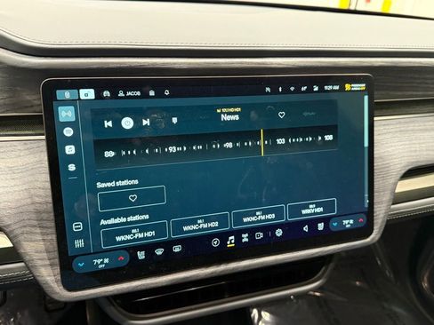 Used 2022 Rivian R1T Adventure image 28