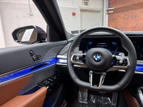 Certified 2025 BMW 760i xDrive image 13