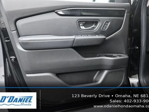 Used 2024 Honda Pilot Touring image 23