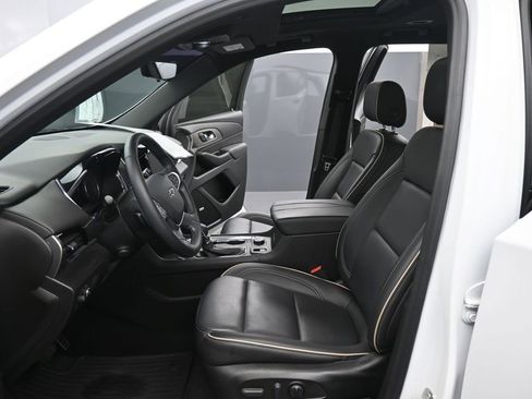 Used 2023 Chevrolet Traverse Premier w/ Redline Edition image 10