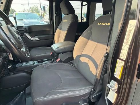 Used 2013 Jeep Wrangler Unlimited Sahara w/ Connectivity Group AWD/4WD image 15