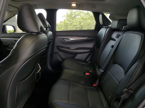 Used 2023 INFINITI QX50 Luxe FWD image 9