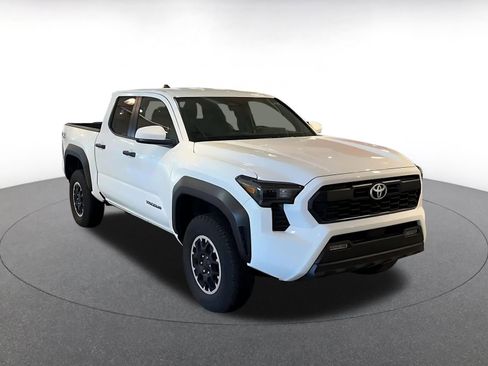 Used 2025 Toyota Tacoma TRD Off-Road image 3