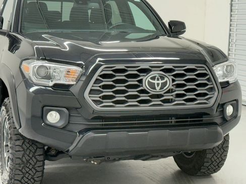 Used 2022 Toyota Tacoma TRD Off-Road image 34