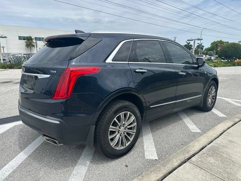 Used 2017 Cadillac XT5 Luxury w/ Driver Awareness Package FWD image 6