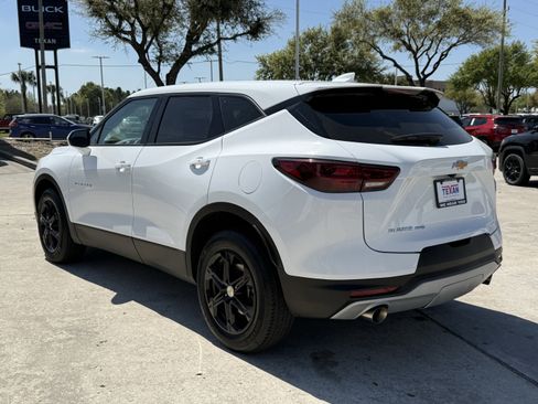 Used 2025 Chevrolet Blazer LT AWD/4WD image 7