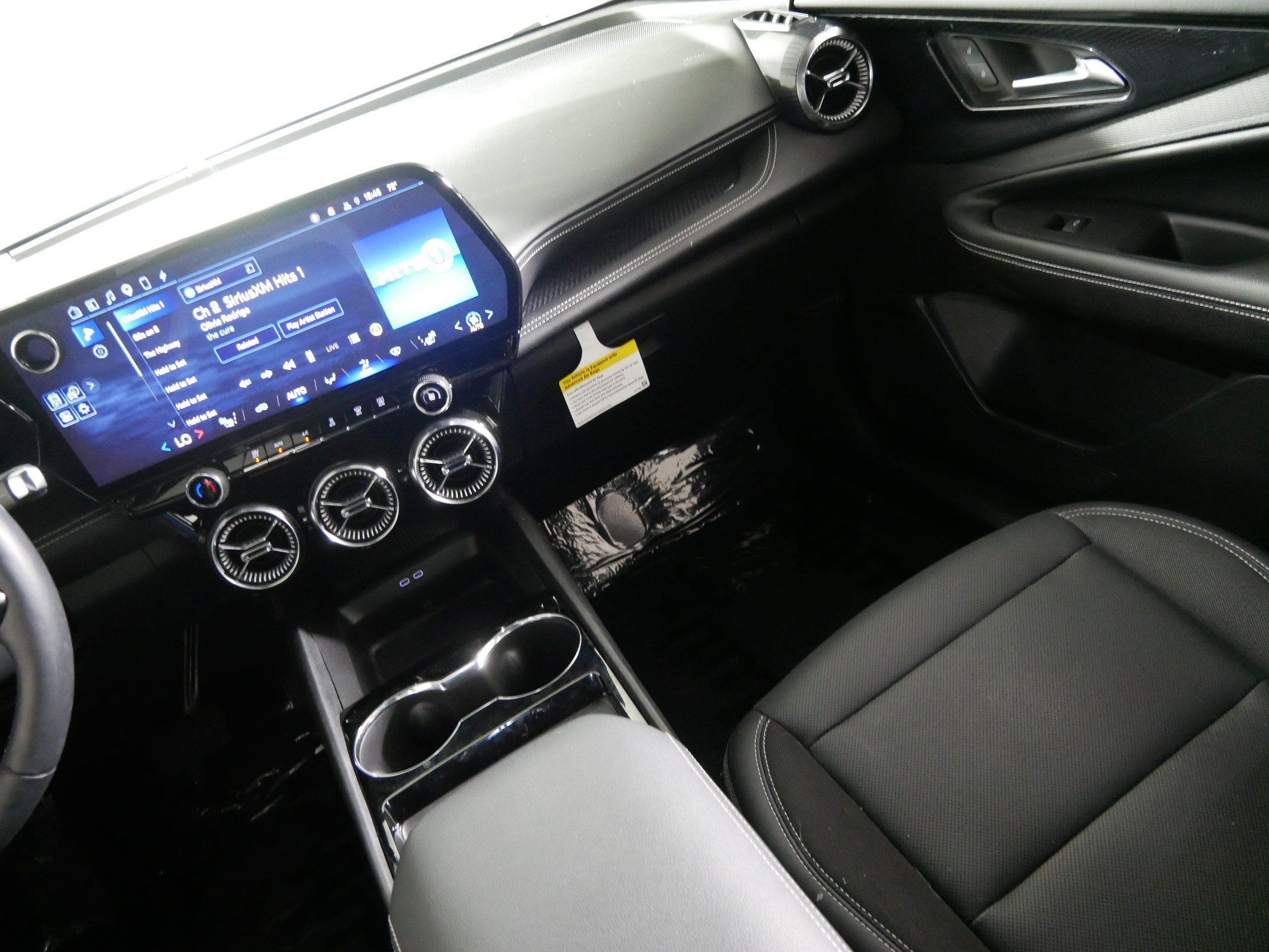 Used 2024 Chevrolet Blazer EV LT AWD/4WD image 11