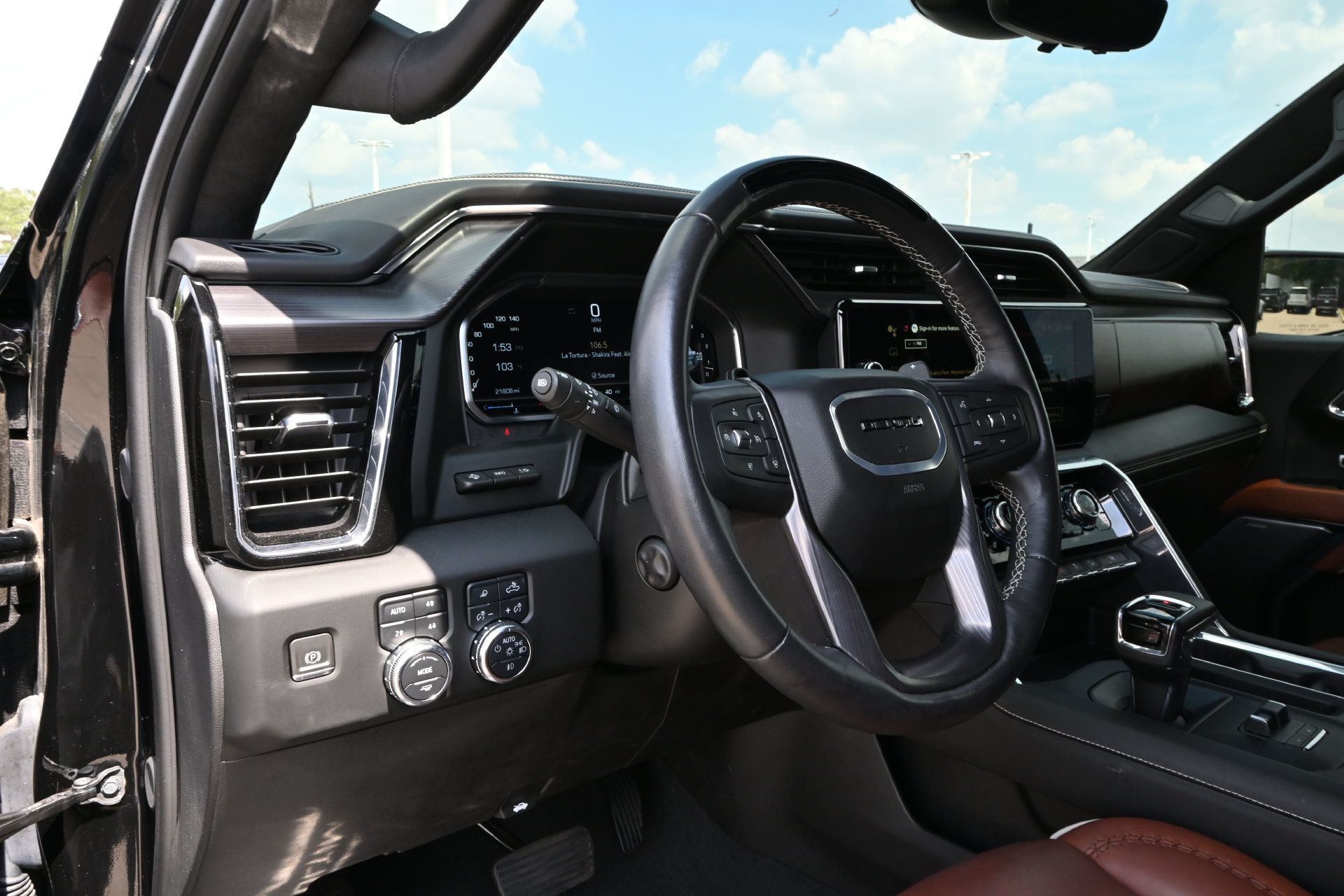 Used 2024 GMC Sierra 1500 Denali Ultimate AWD/4WD image 18
