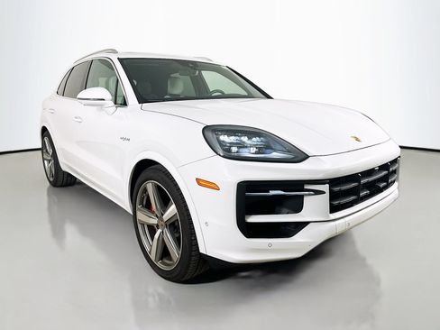 New 2026 Porsche Cayenne S AWD/4WD image 3