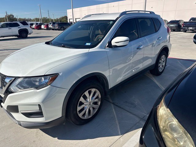 Used 2017 Nissan Rogue S w/ Appearance Package FWD image 2