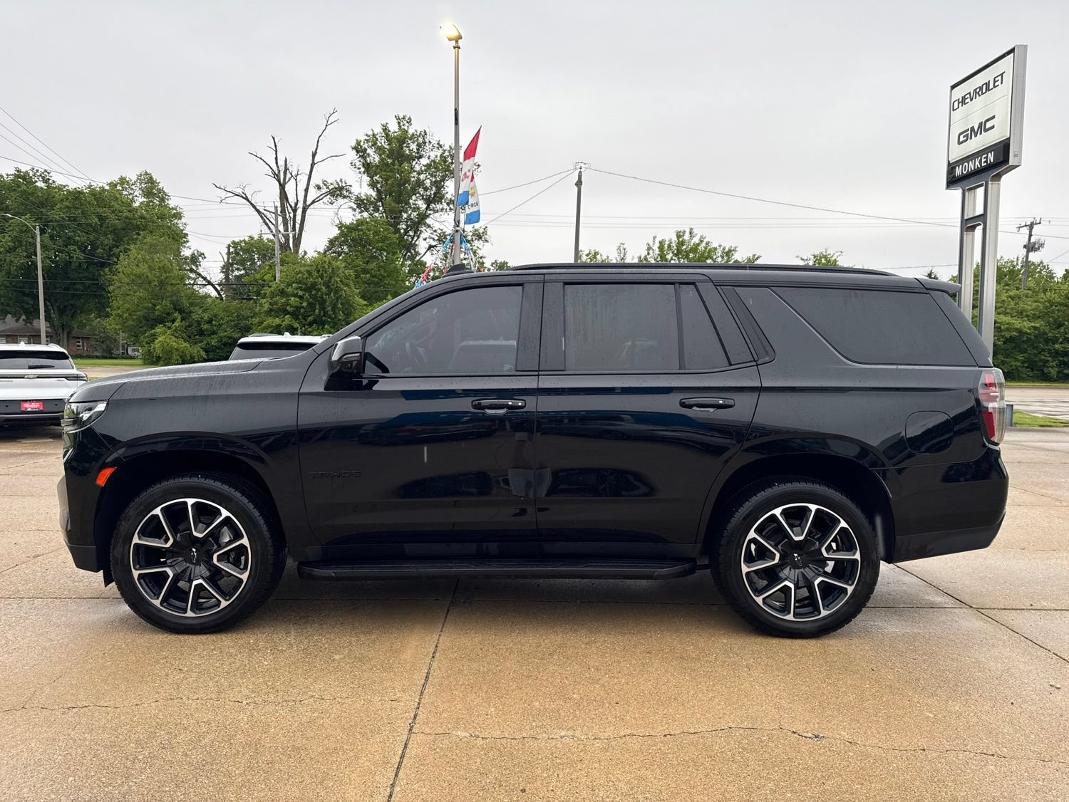 Used 2024 Chevrolet Tahoe RST w/ Luxury Package AWD/4WD image 6