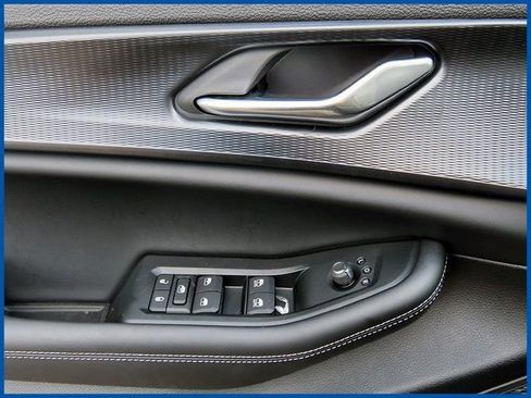 New 2025 Jeep Grand Cherokee L Altitude image 13