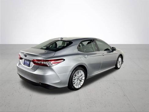 Used 2018 Toyota Camry XLE w/ Audio Package FWD image 6