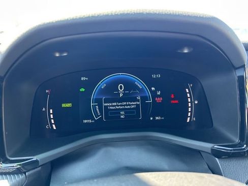 Used 2025 Toyota Camry SE image 11