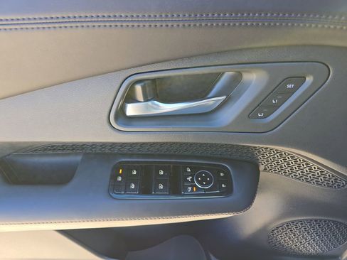 Used 2023 Nissan Ariya FWD image 33